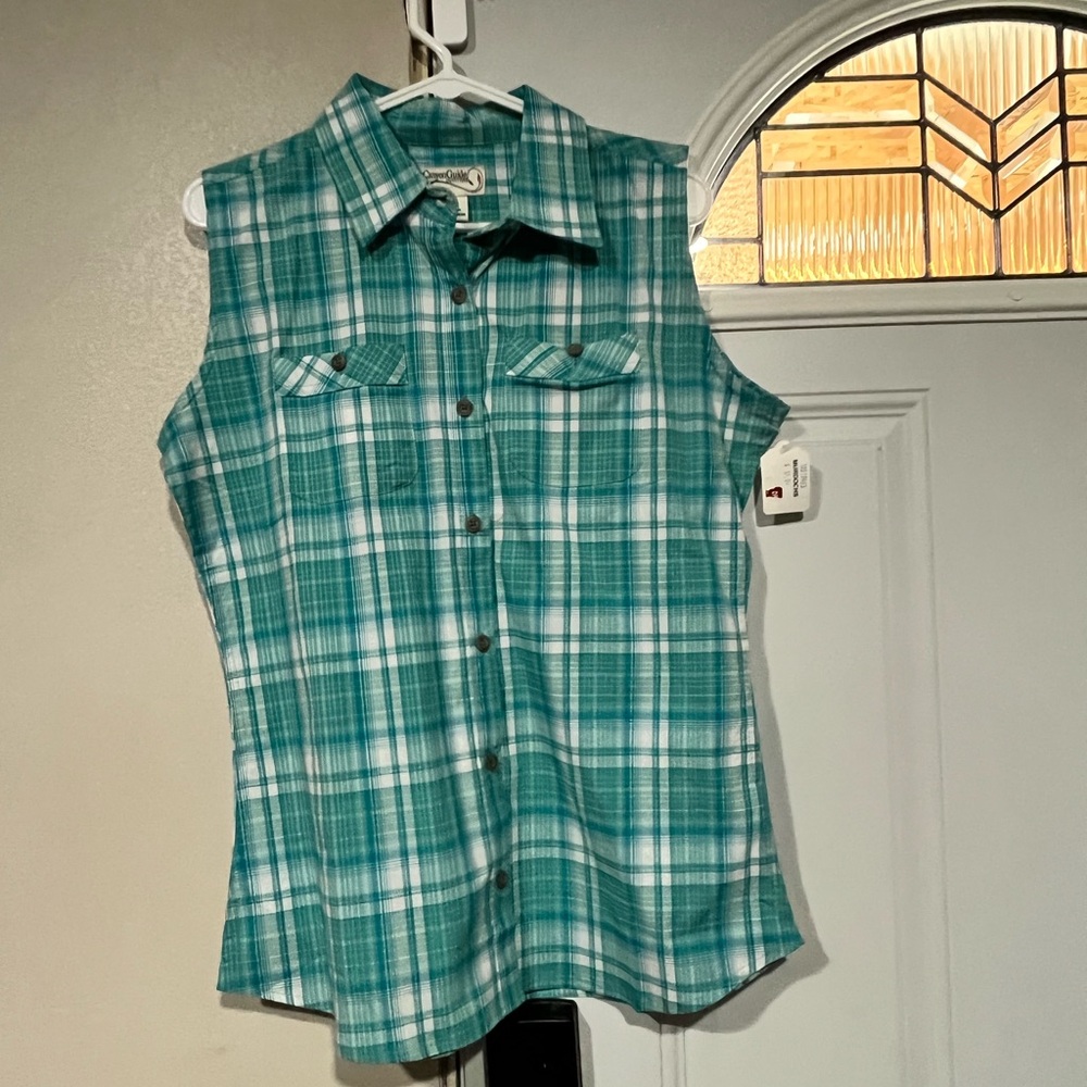 Women’s Murdochs medium plaid top